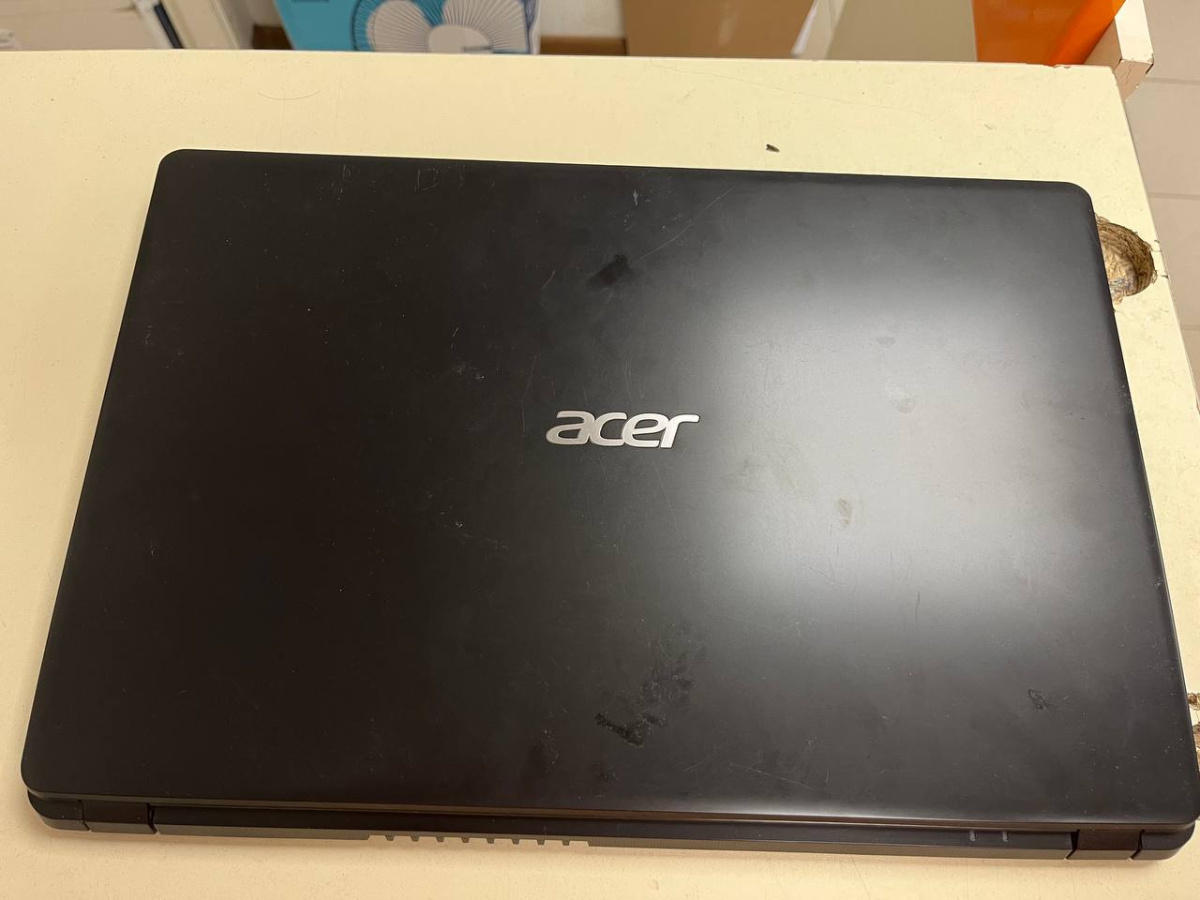 Ноутбук Acer aspire 3; Ryzen 3 3200U, Radeon Vega 3, 4 Гб, 240 Гб, Нет