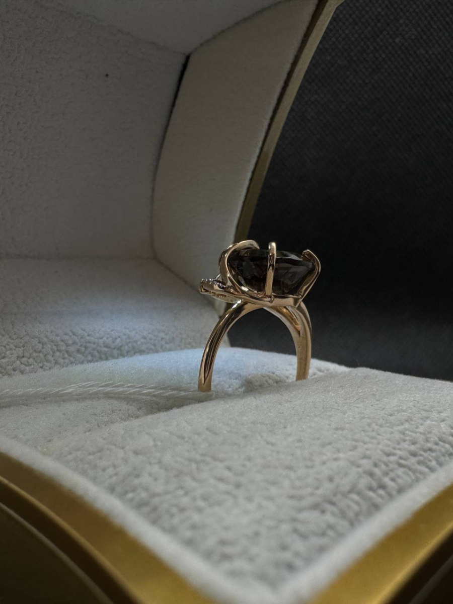 КОЛЬЦО С КАМНЯМИ (Au 585)