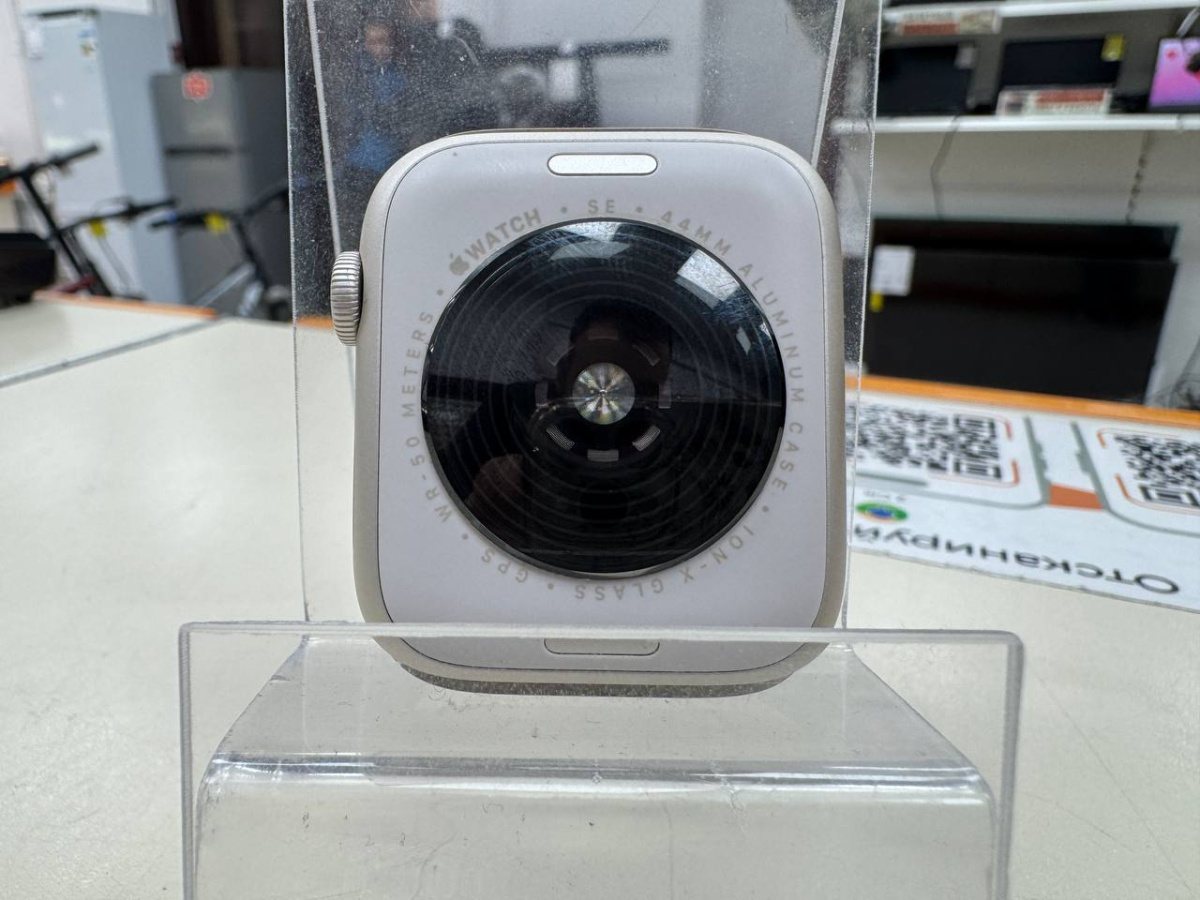 Смарт-часы Apple Watch SE 2022 44mm