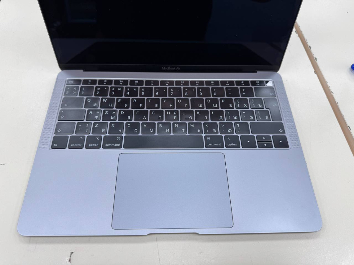 Ноутбук Apple MacBookAir с дисплеем Retina13 дюймов(2018) A1932