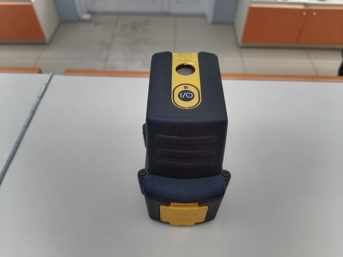 Нивелир Dewalt DW084