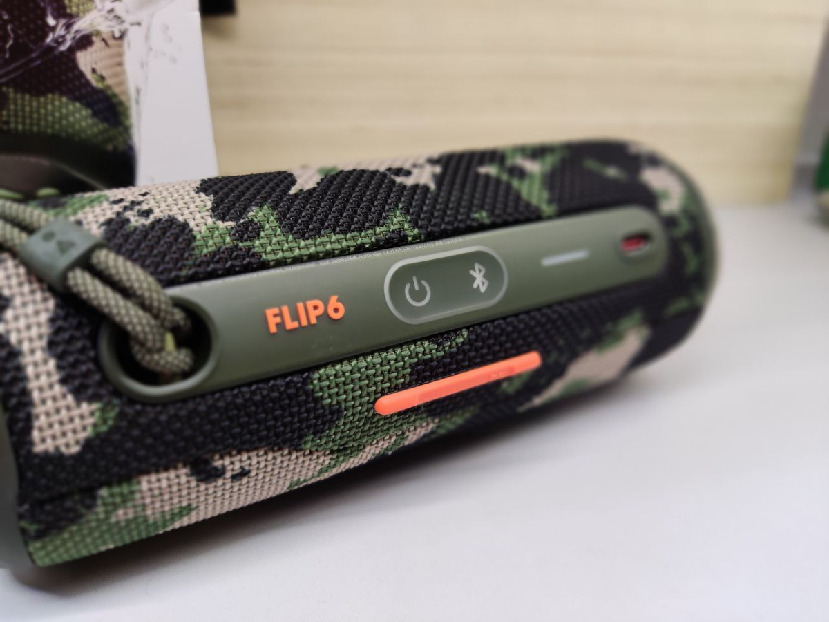 Портативная акустика JBL Flip 6;