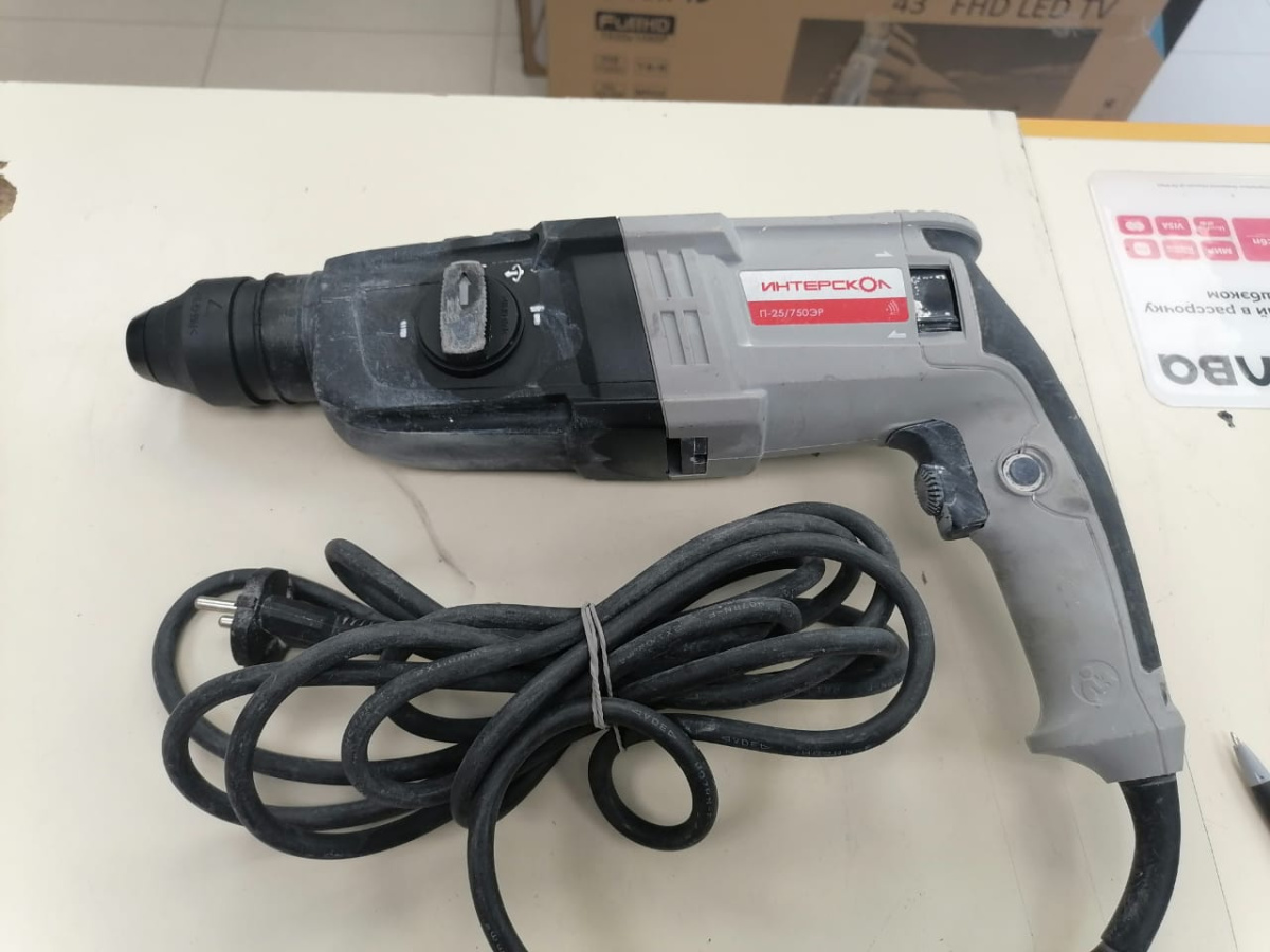 Перфоратор Интерскол П-25/750эр