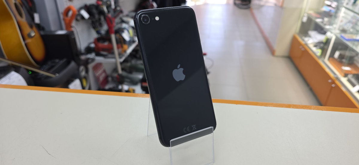 Смартфон Apple iPhone SE 2020 64Gb
