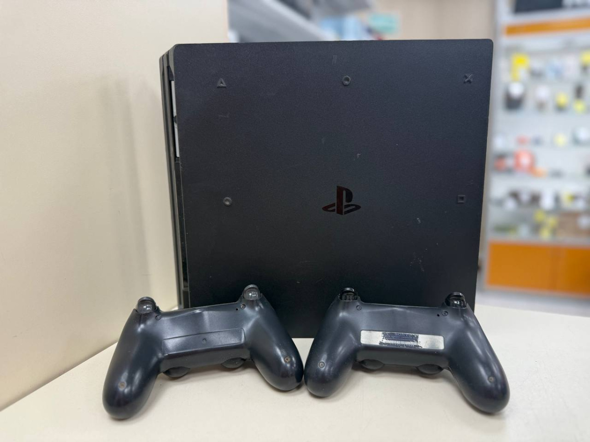 Игровая приставка PlayStation 4 Pro 1Tb