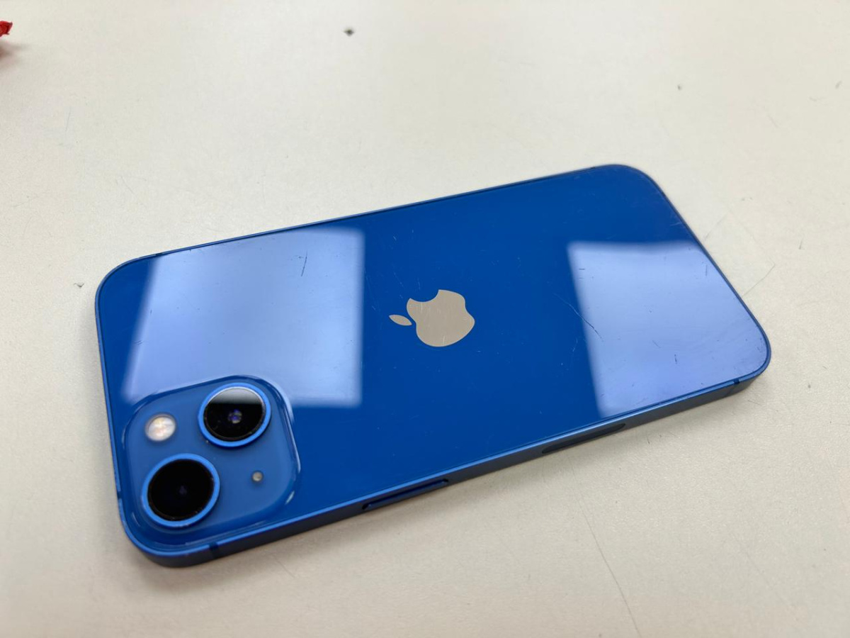 Смартфон Apple iPhone 13 128Gb