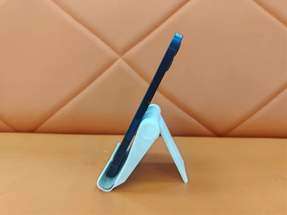 Смартфон Apple iPhone 12 64Gb