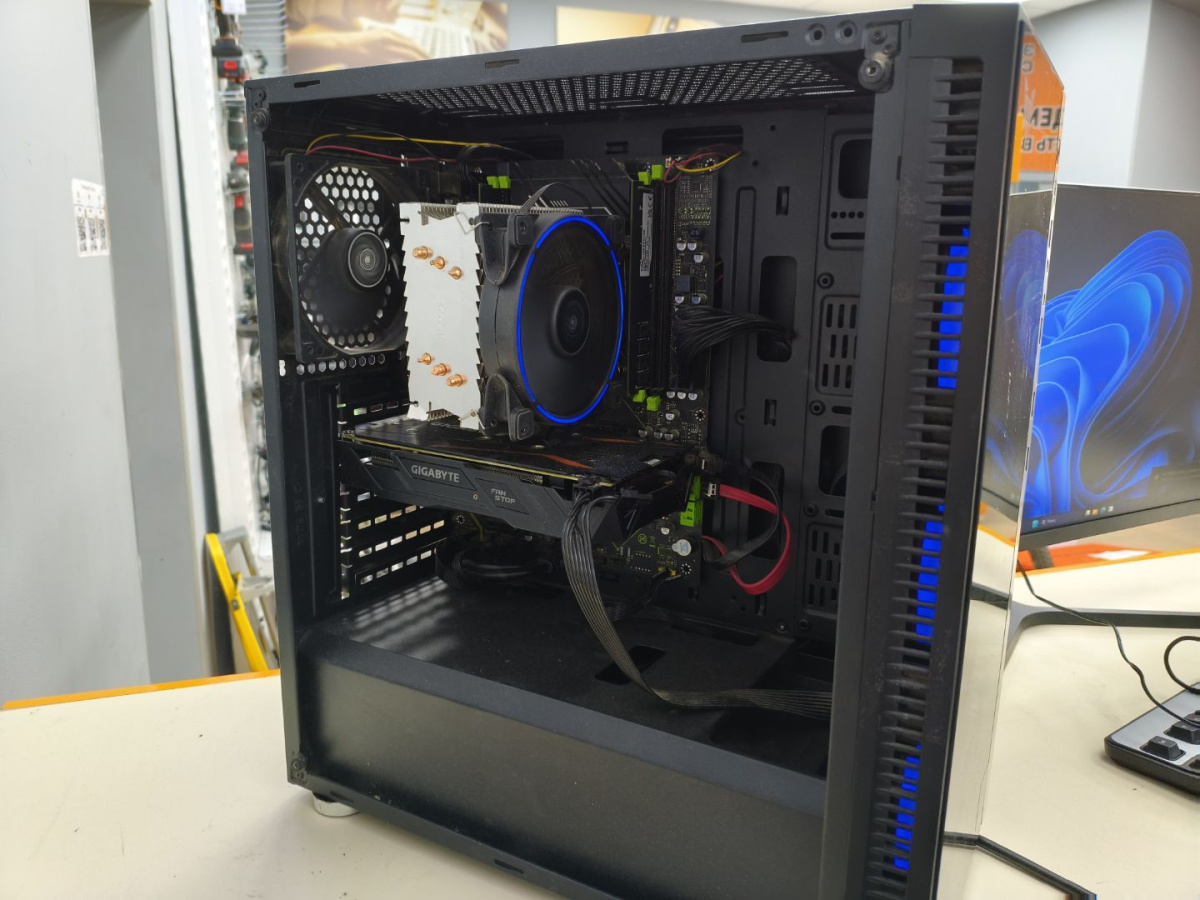 Системный блок Noname; Xeon E5-2666 v3, GeForce GTX 1050 Ti, 16 Гб, 240 Гб, 1 Tb