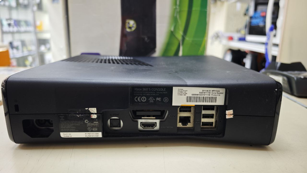 Игровая приставка Xbox 360 S