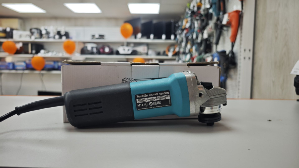 Угловая шлифмашина Makita 125