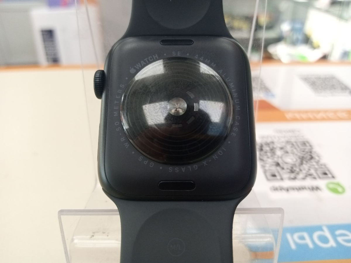 Смарт-часы Apple Watch SE 2022 44mm