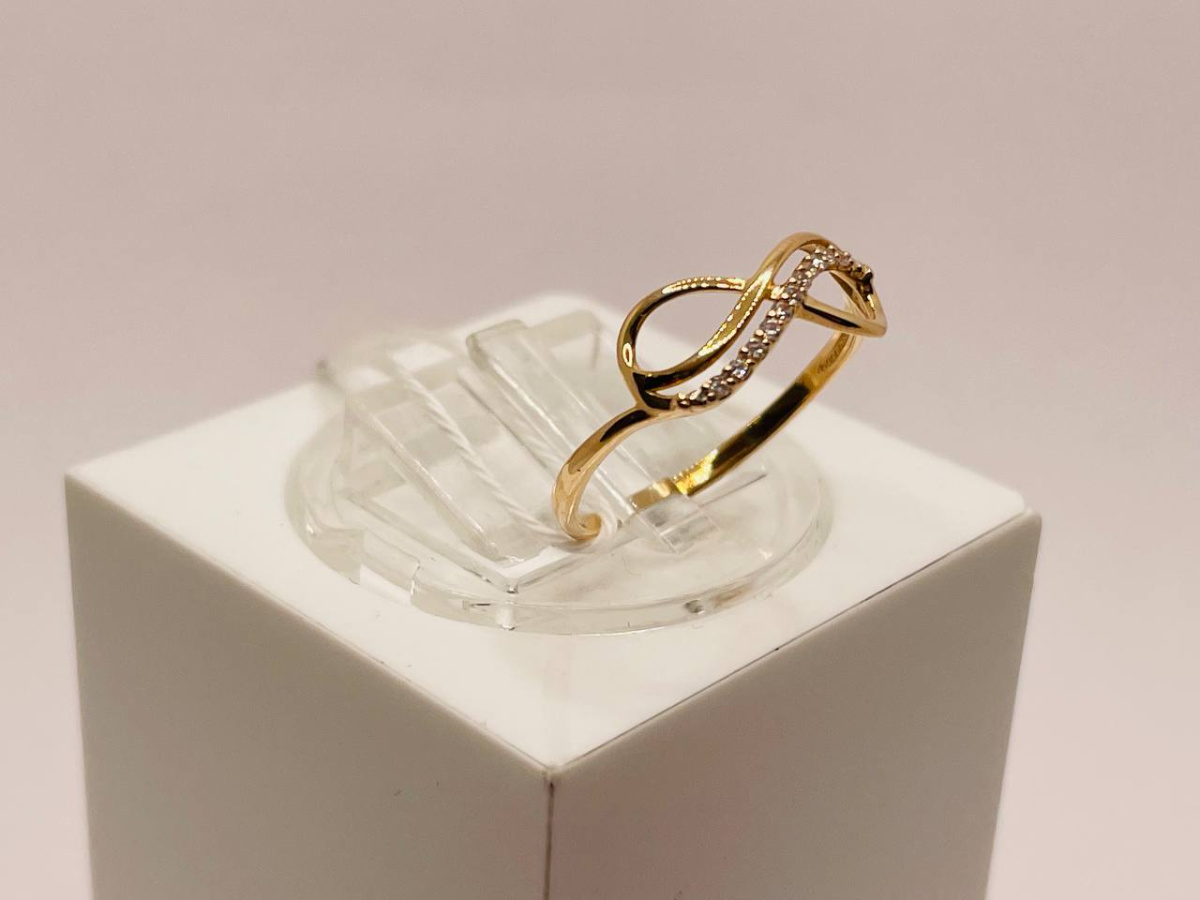 КОЛЬЦО С КАМНЯМИ (Au 585)