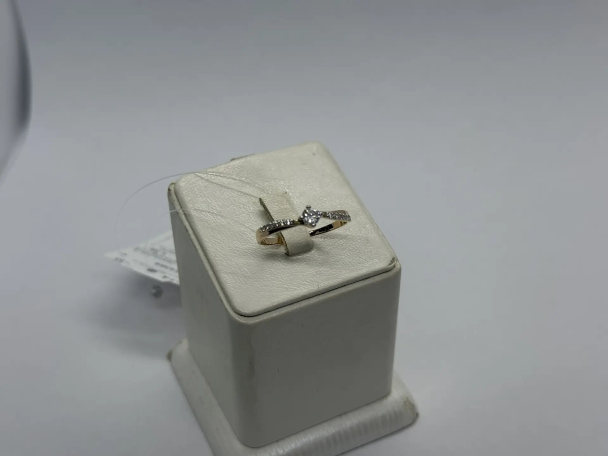 КОЛЬЦО С КАМНЯМИ (Au 585)