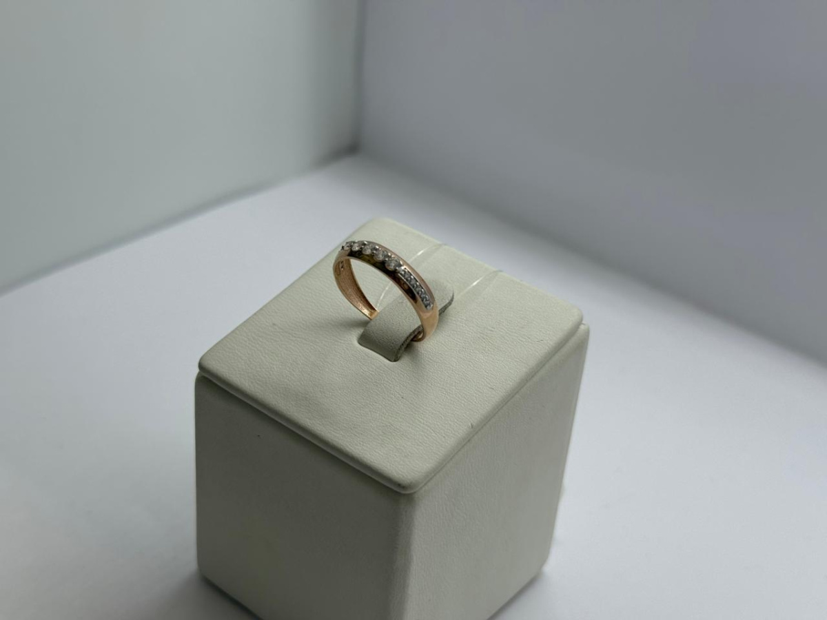 КОЛЬЦО С КАМНЯМИ (Au 585)