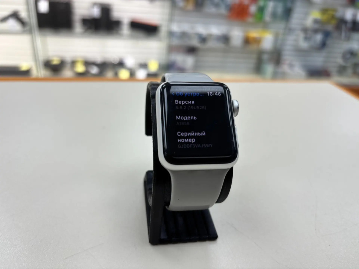 Смарт-часы Apple Watch Series 3 38 мм