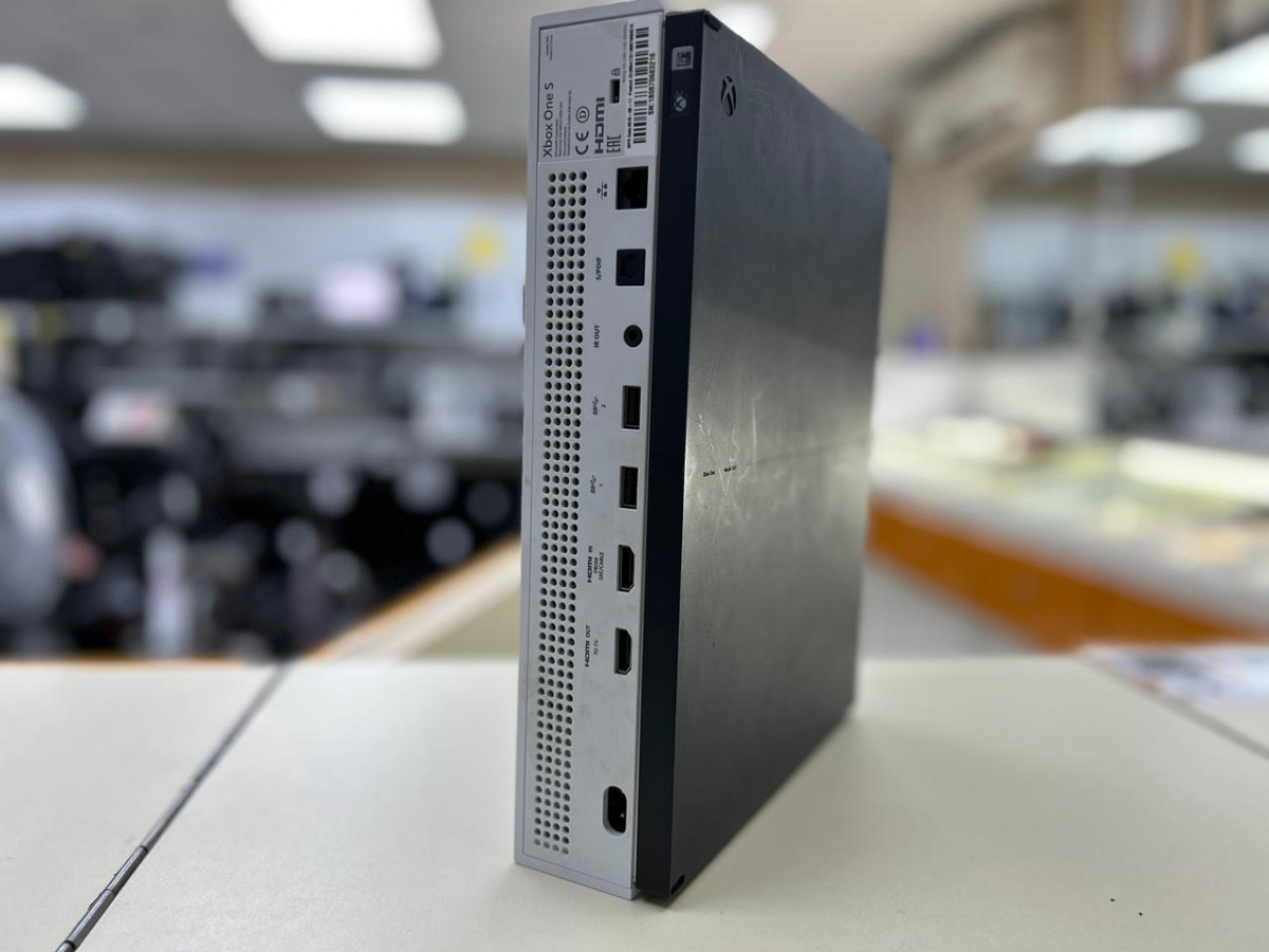 Игровая приставка Xbox One S 500Gb