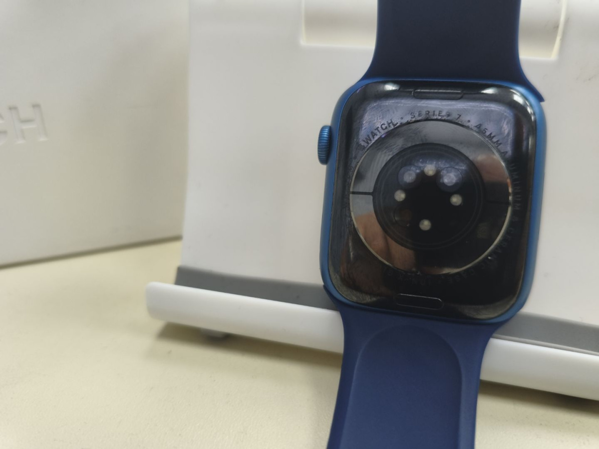 Смарт-часы Apple Watch Series 7 45mm