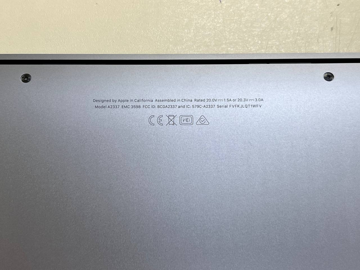Ноутбук Apple Macbook Retina 13 M1 (A2337)