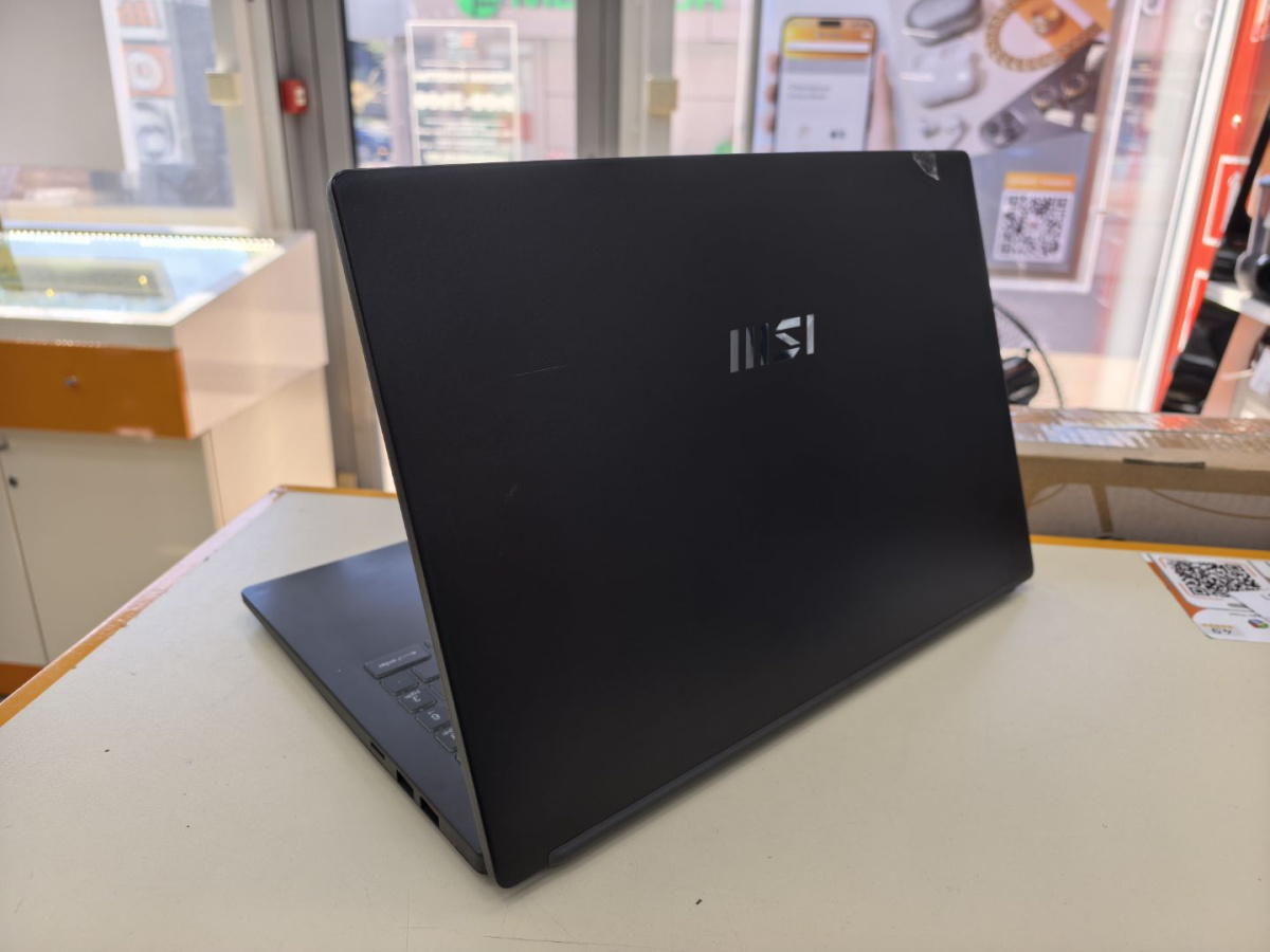 Ноутбук MSI; Ryzen 5-5625U, AMD Radeon (TM) Graphics, 8 Гб, 256 Гб, Нет