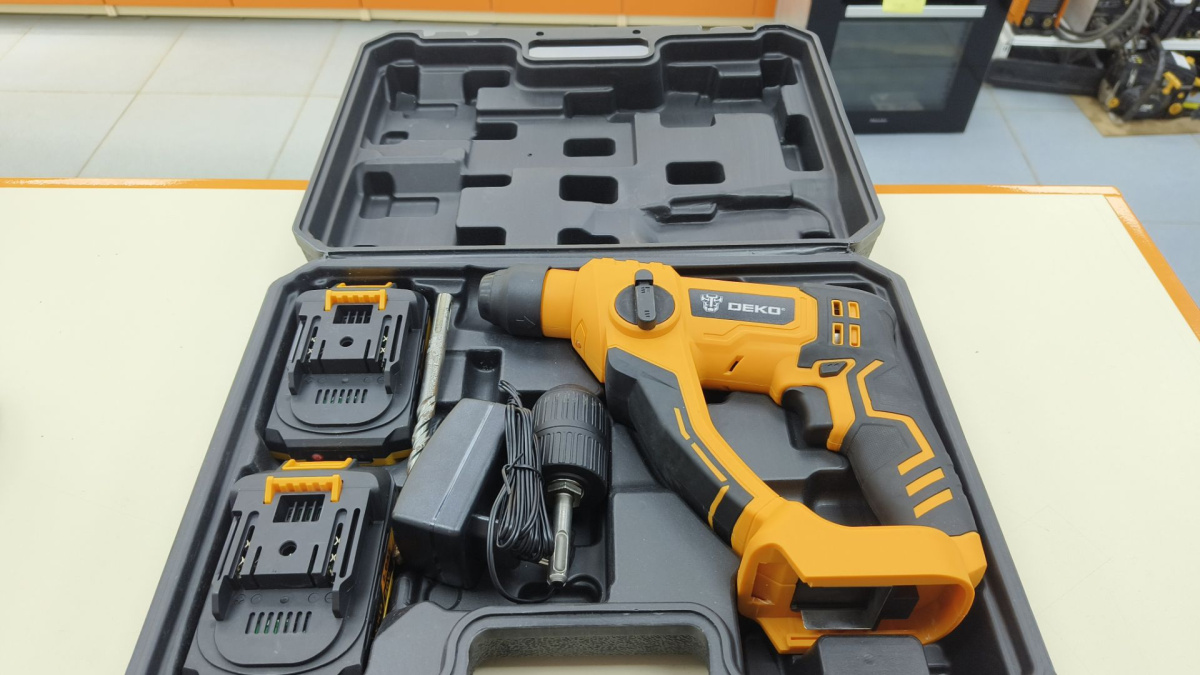 Перфоратор Deko DKCH20