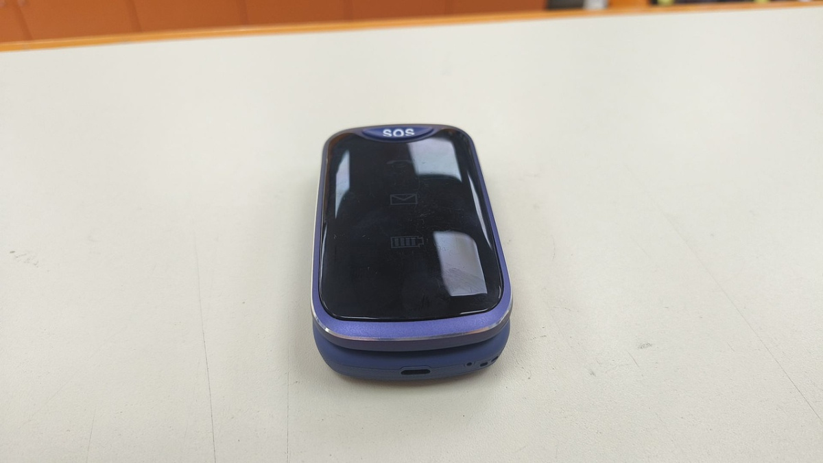 Смартфон Maxvi M6