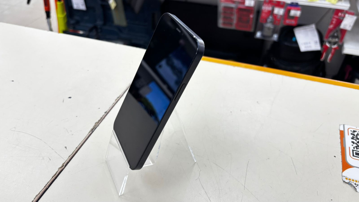 Смартфон Apple iPhone 12 64Gb
