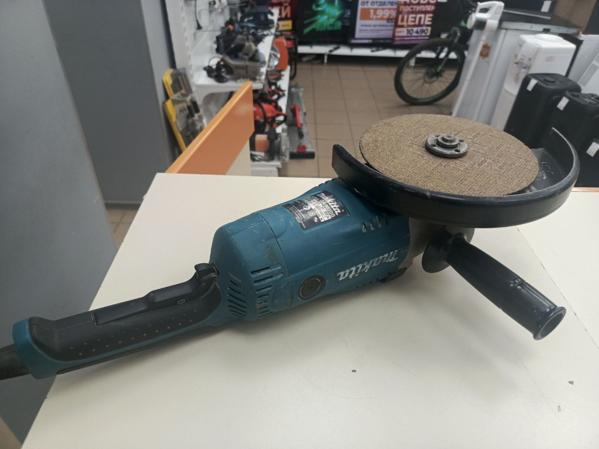 Угловая шлифмашина Makita GA9020S
