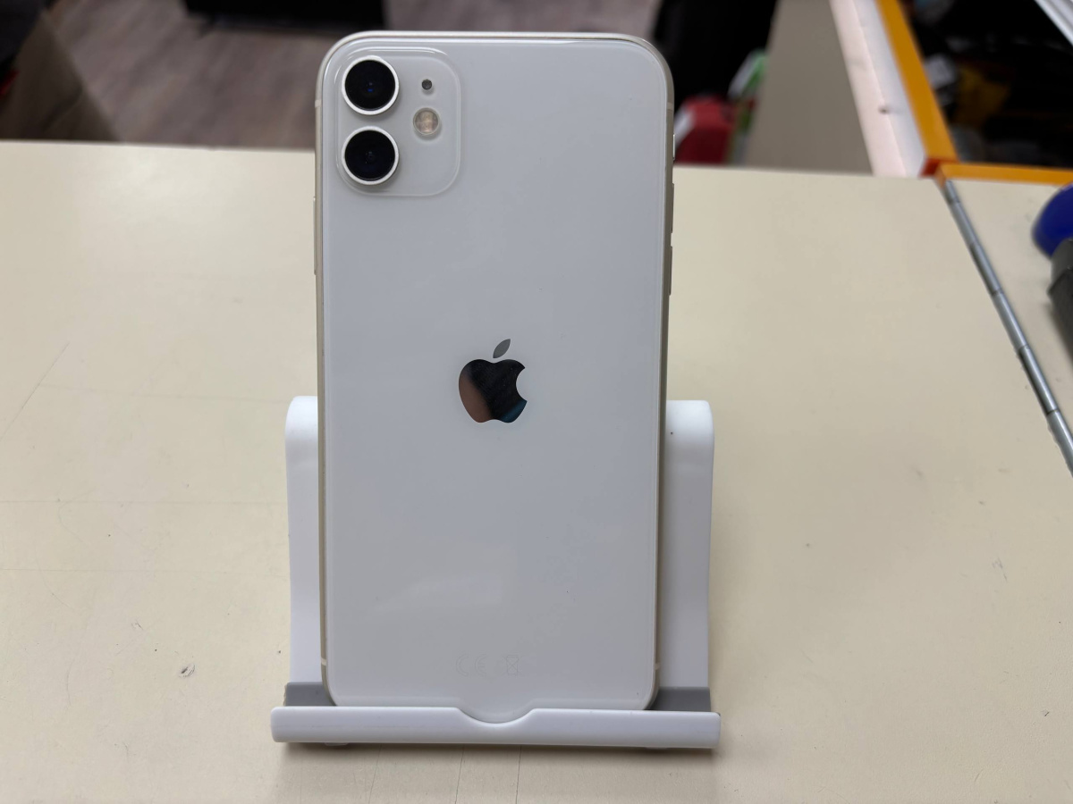 Смартфон Apple iPhone 11 64Gb