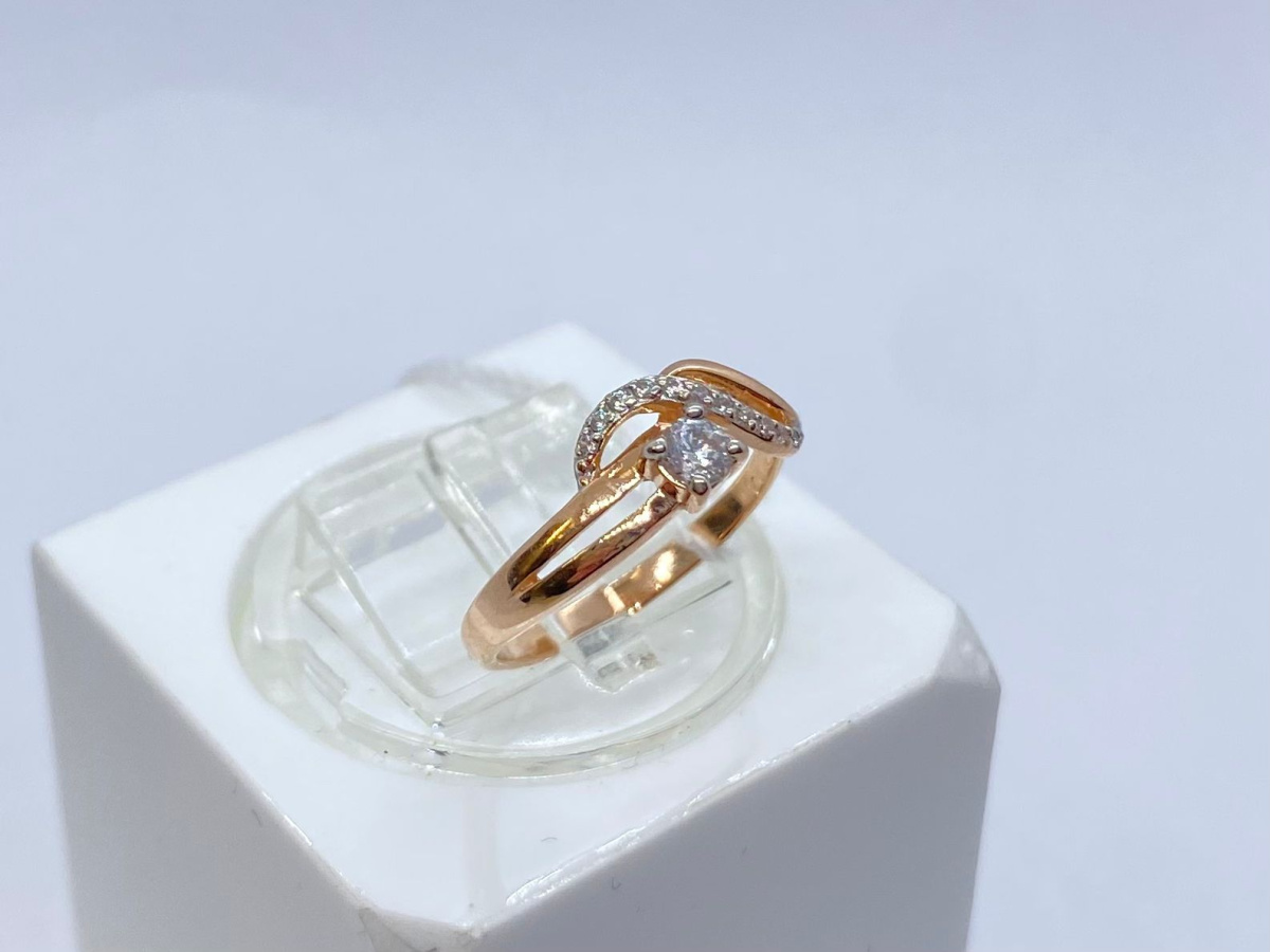 КОЛЬЦО С КАМНЯМИ (Au 585)