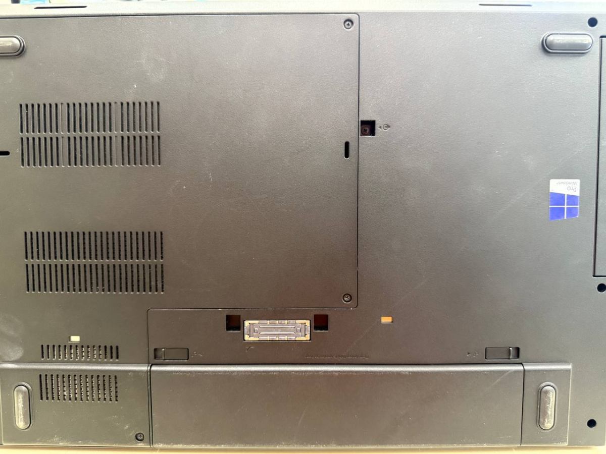 Ноутбук Lenovo; Core i3-6100, HD Graphics, 8 Гб, 256 Гб, Нет