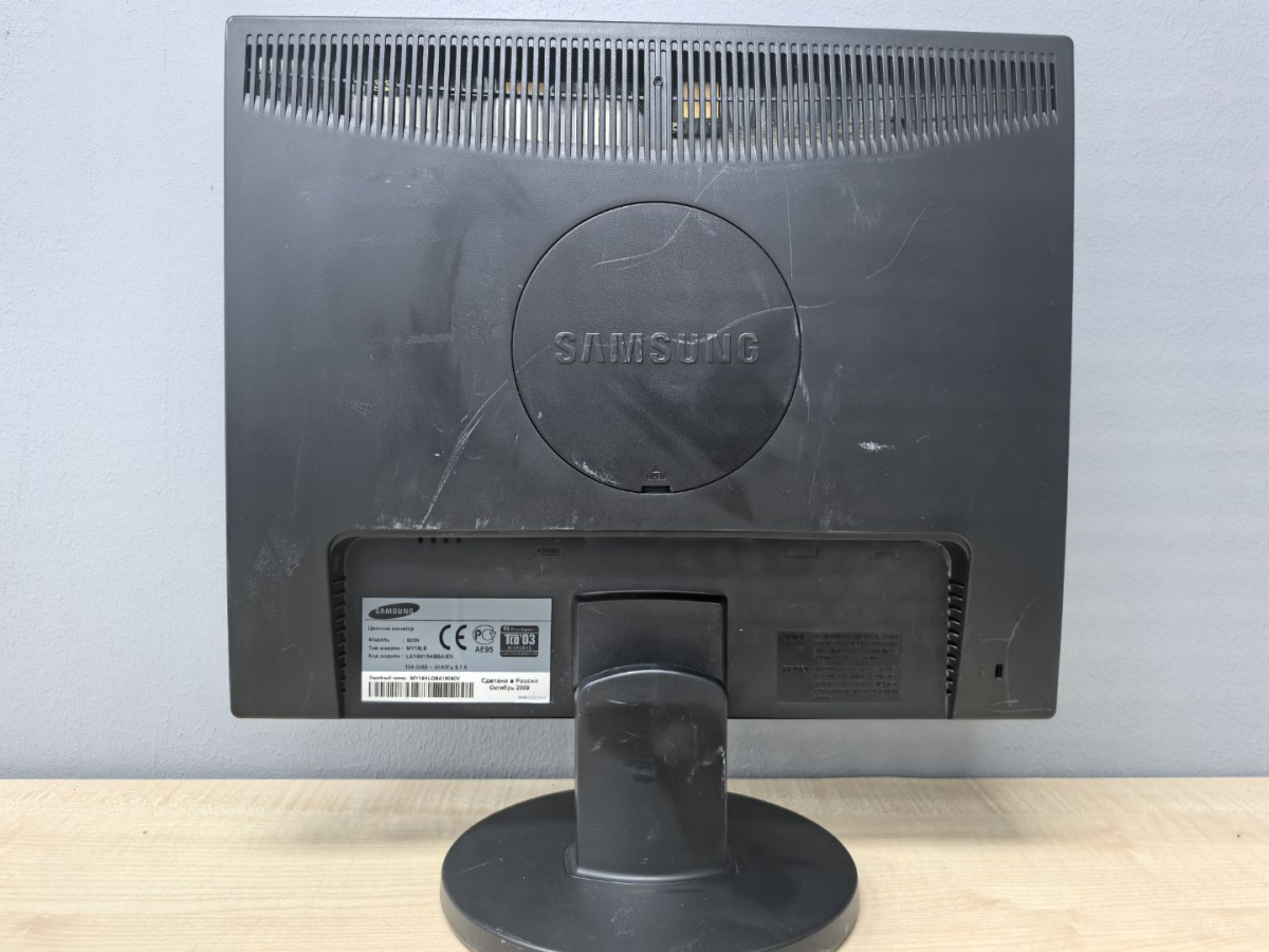 Монитор Samsung 943N