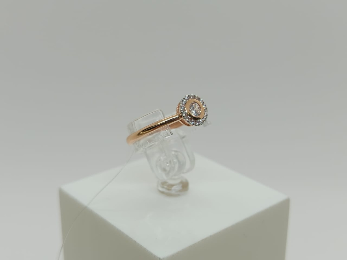 КОЛЬЦО С КАМНЯМИ (Au 585)