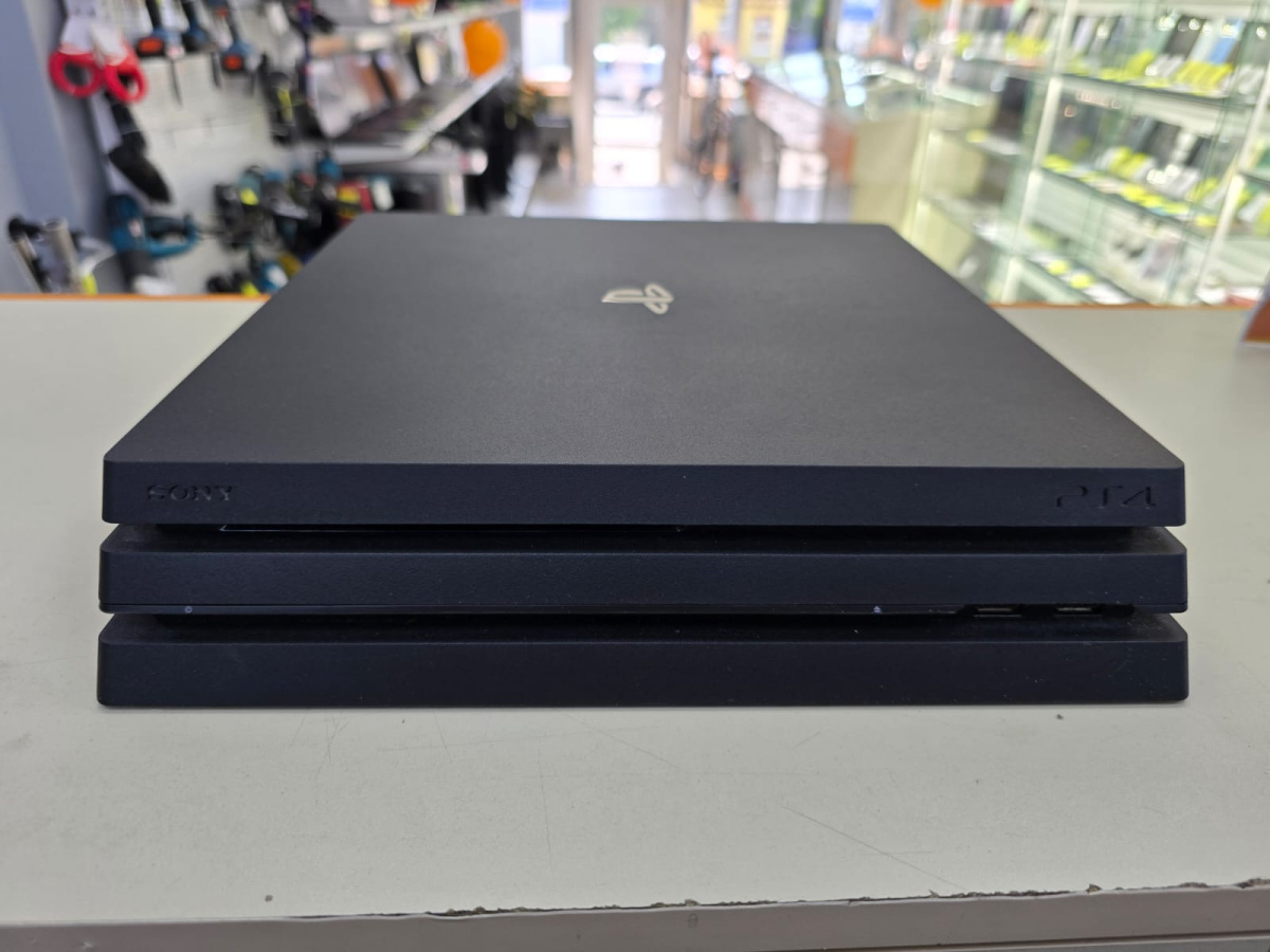 Игровая приставка PlayStation 4 Pro 1Tb