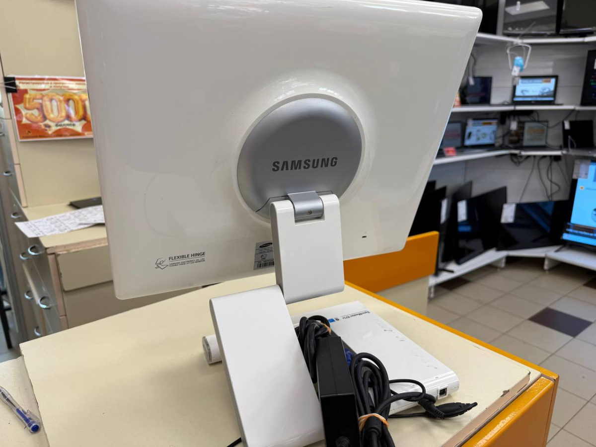 Монитор Samsung 961BF