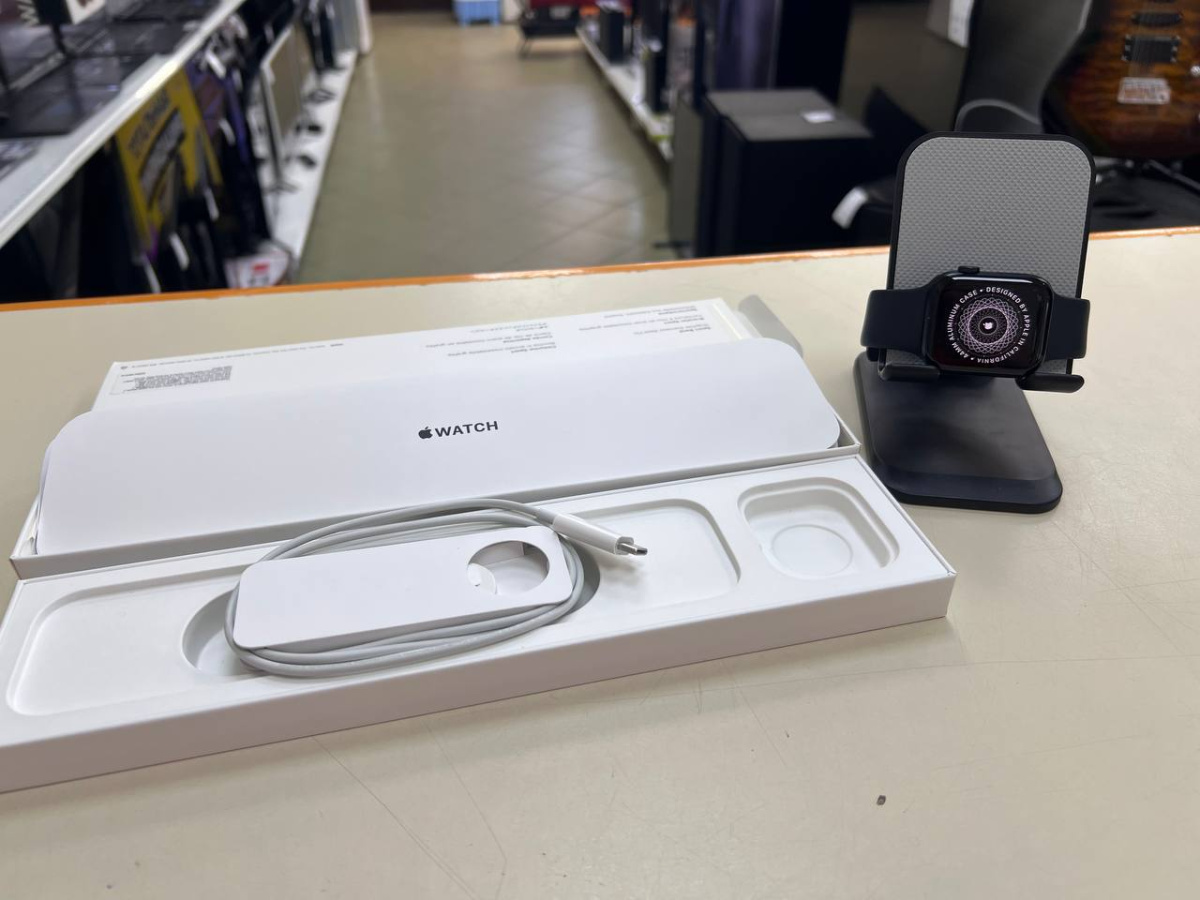 Смарт-часы Apple Watch SE 2022 44mm