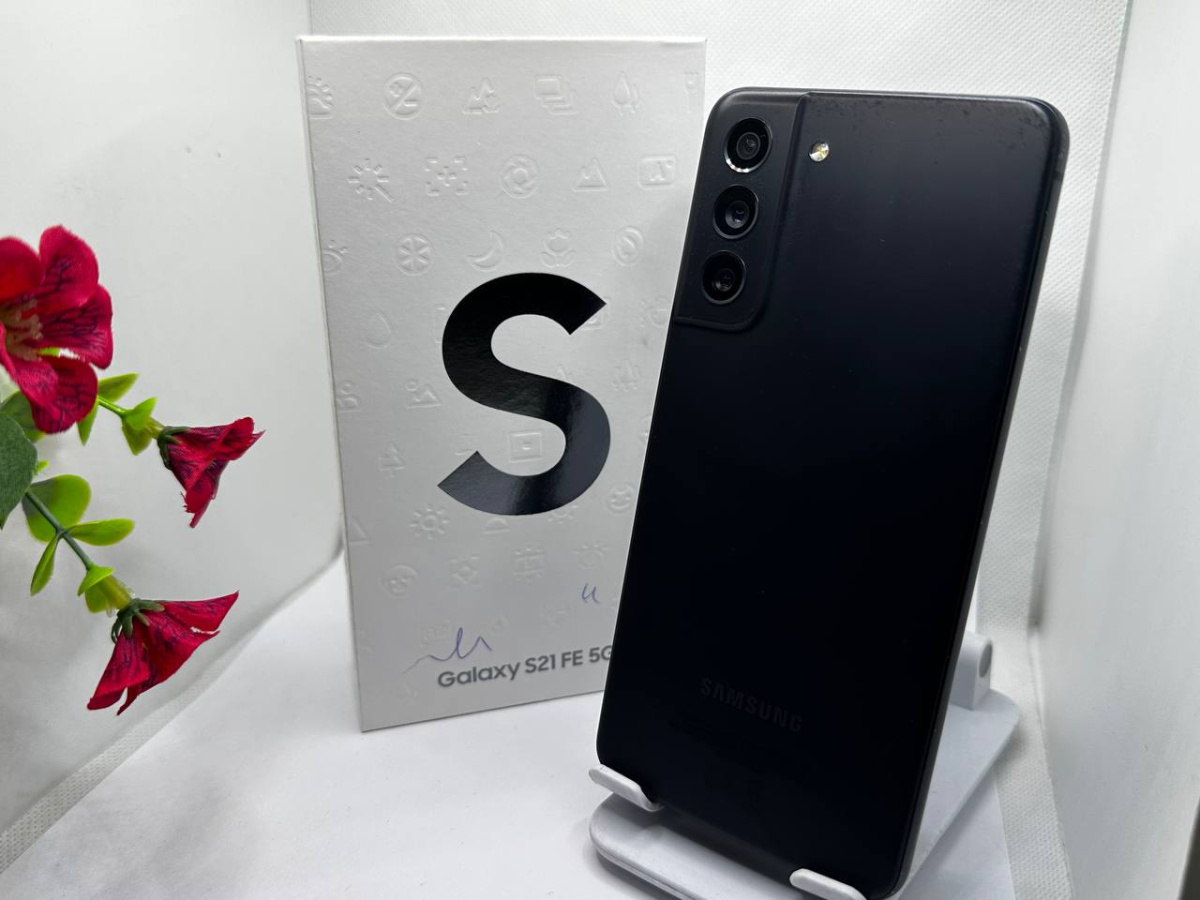 Смартфон Samsung Galaxy S21 FE 8/256