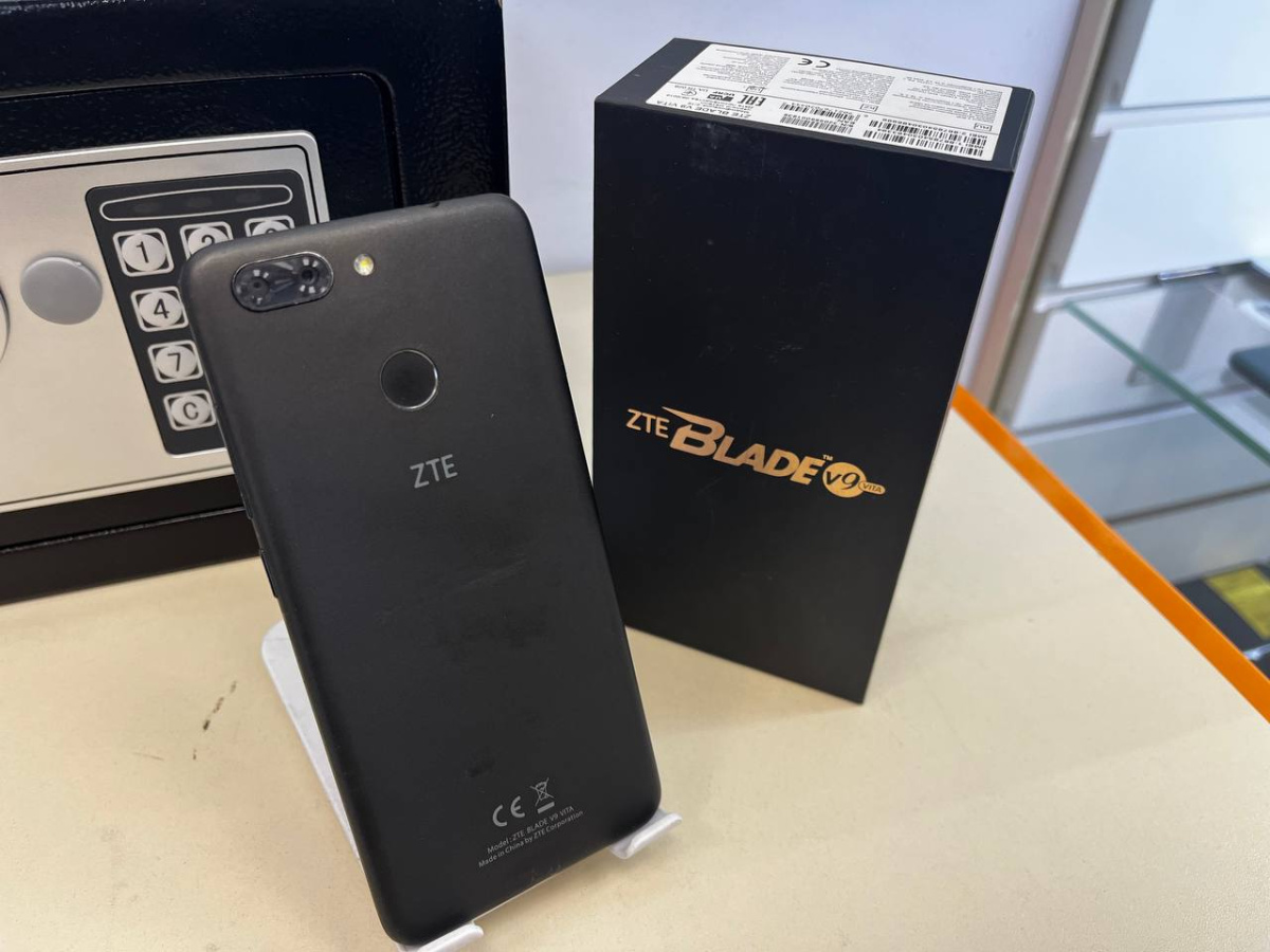 Смартфон ZTE Blade V0920