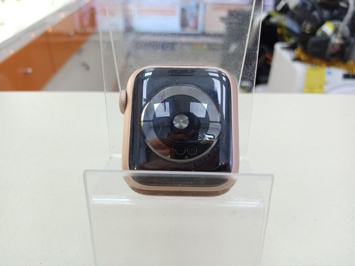 Смарт-часы Apple Watch Series 5 40 мм