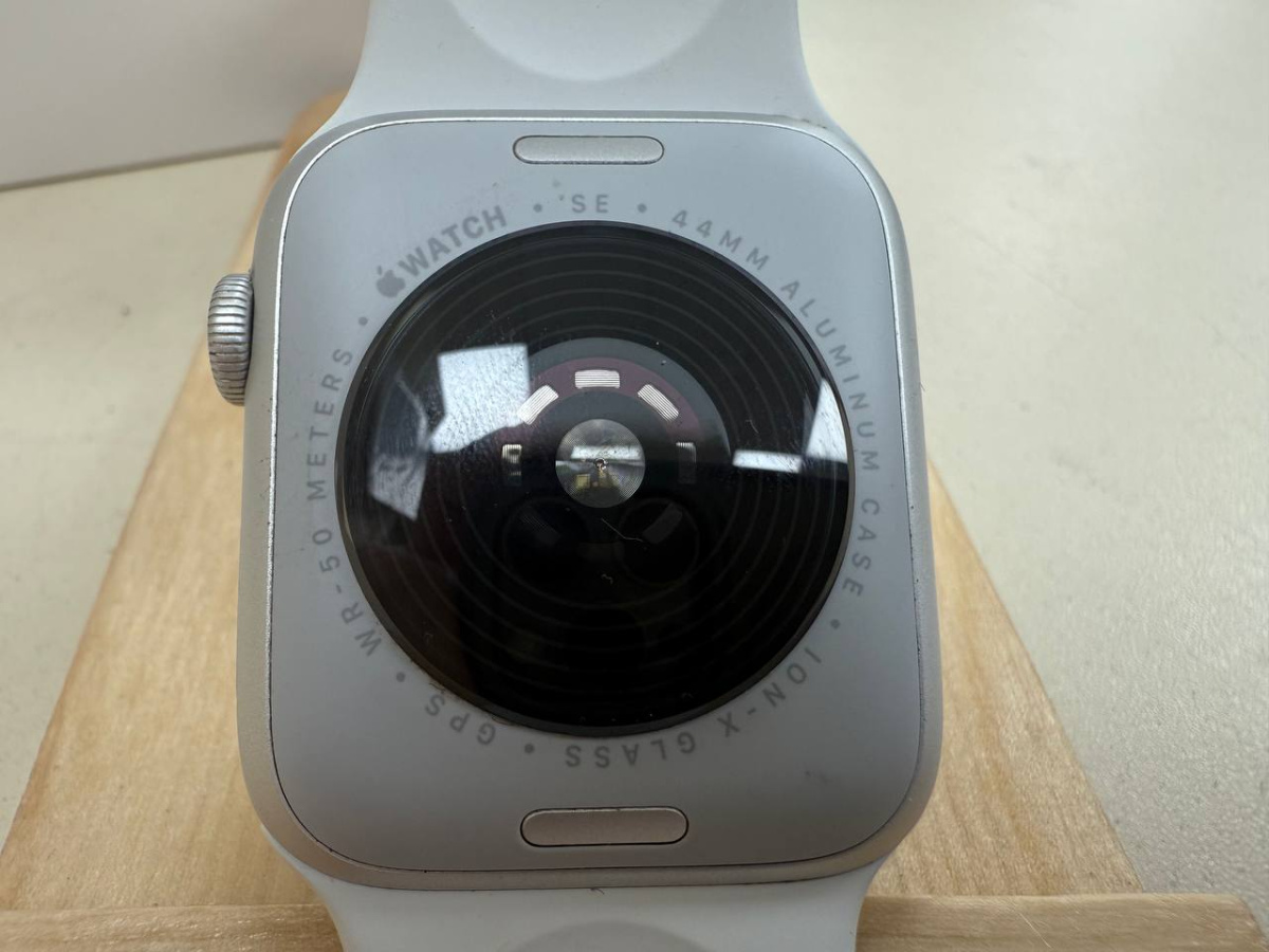 Смарт-часы Apple Watch SE 2022 44mm