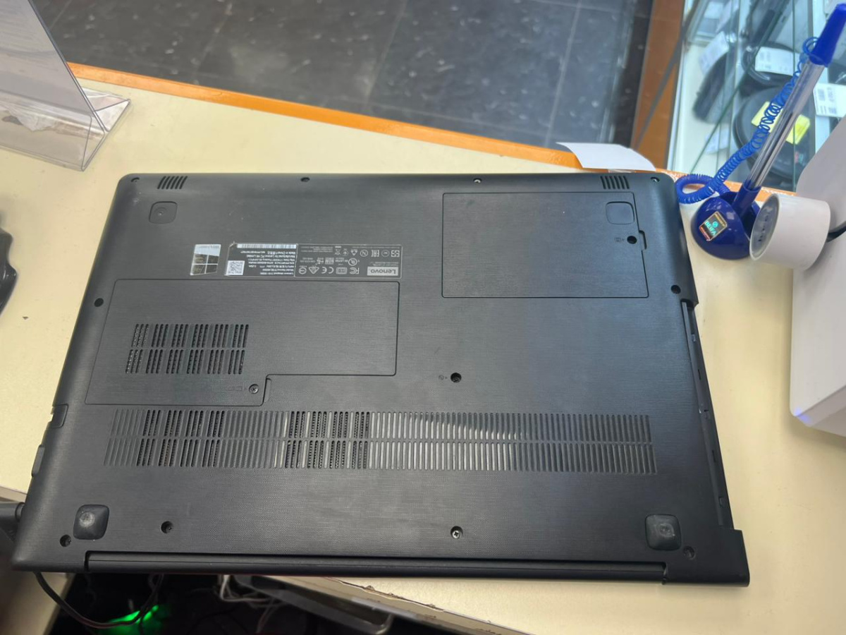 Ноутбук Lenovo; Core i3-6006U, Intel HD Graphics 520, 4 Гб, 128 Гб, 1 Tb