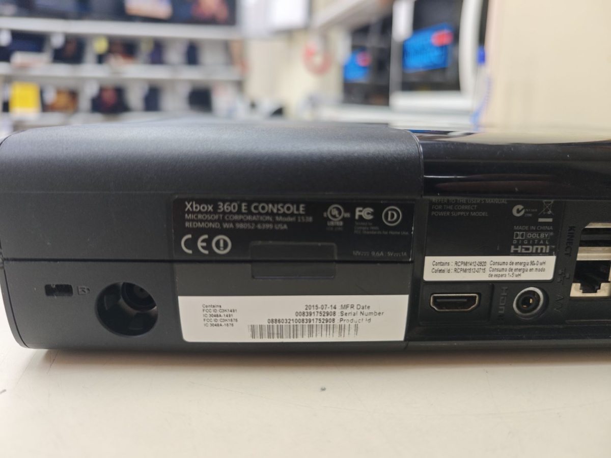 Игровая приставка Xbox 360 E