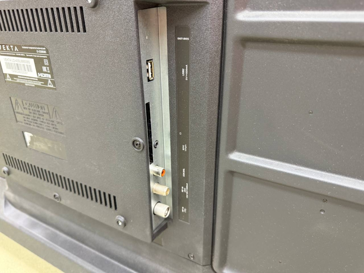 LED Телевизор Vekta 43SF4850BS