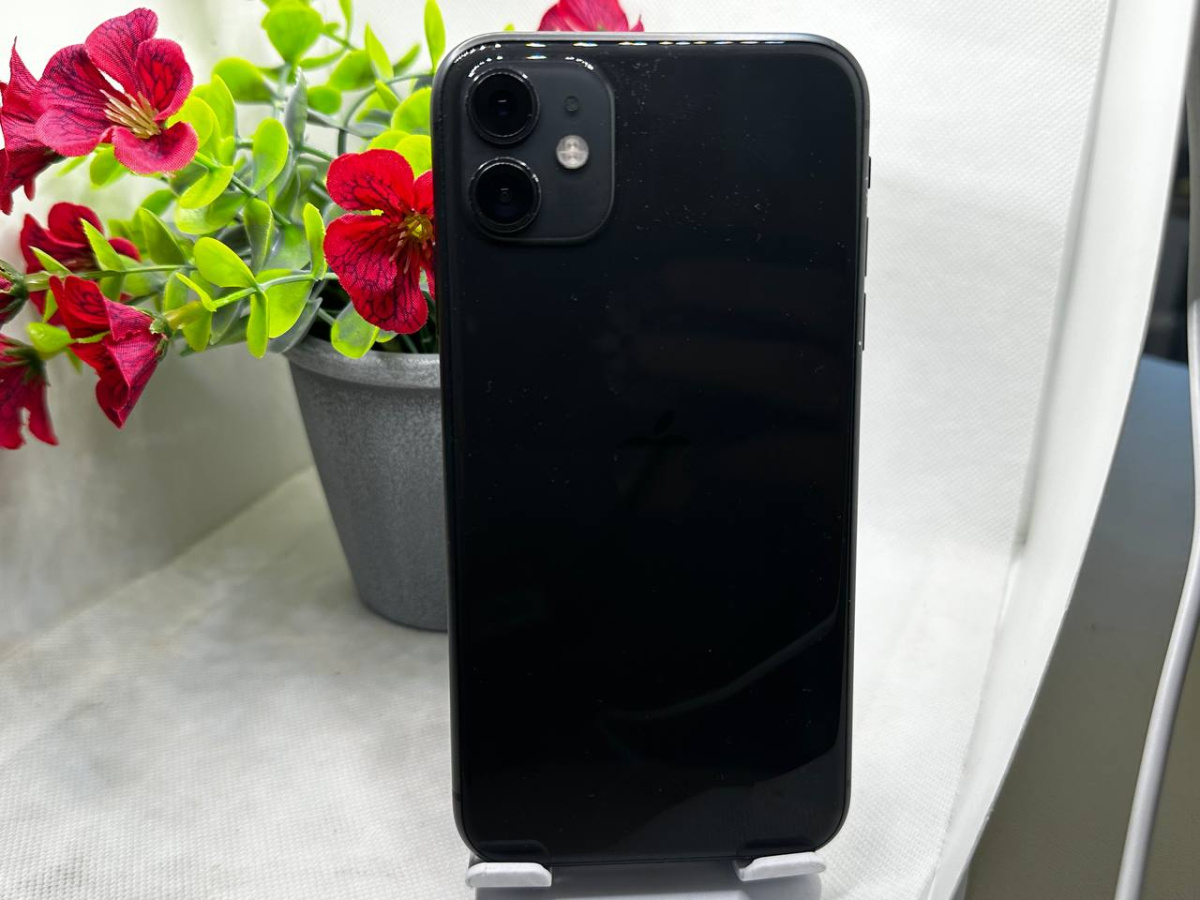 Смартфон Apple iPhone 11 64Gb