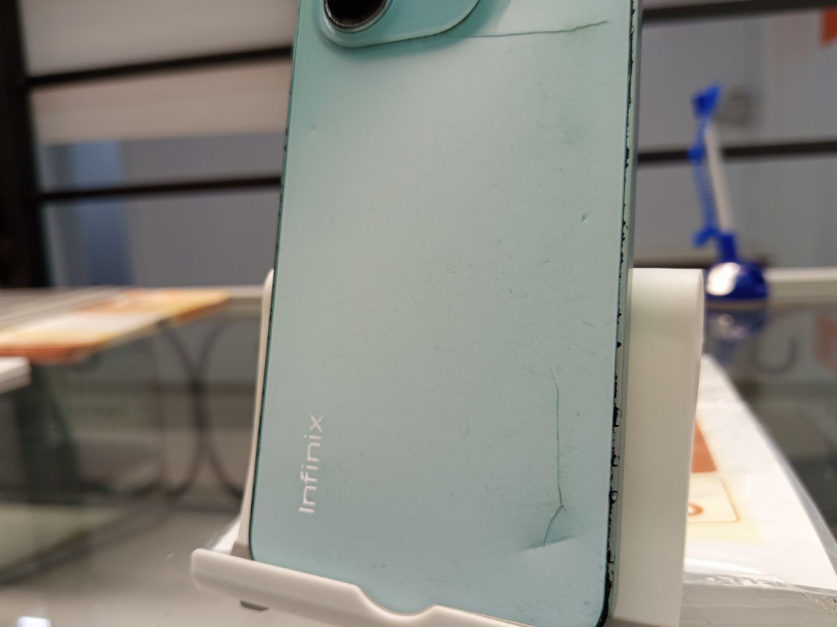Смартфон Infinix Smart 9 3/64