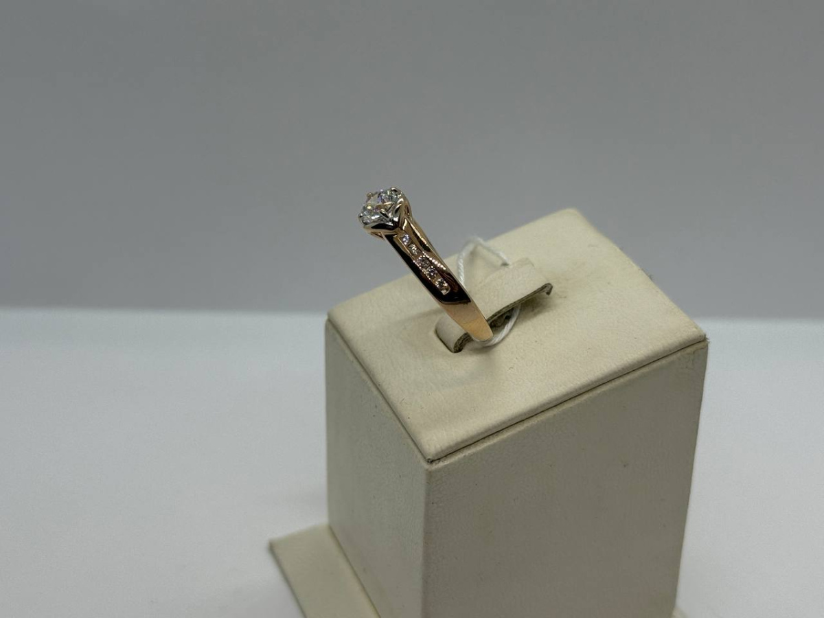 КОЛЬЦО С КАМНЯМИ (Au 585)