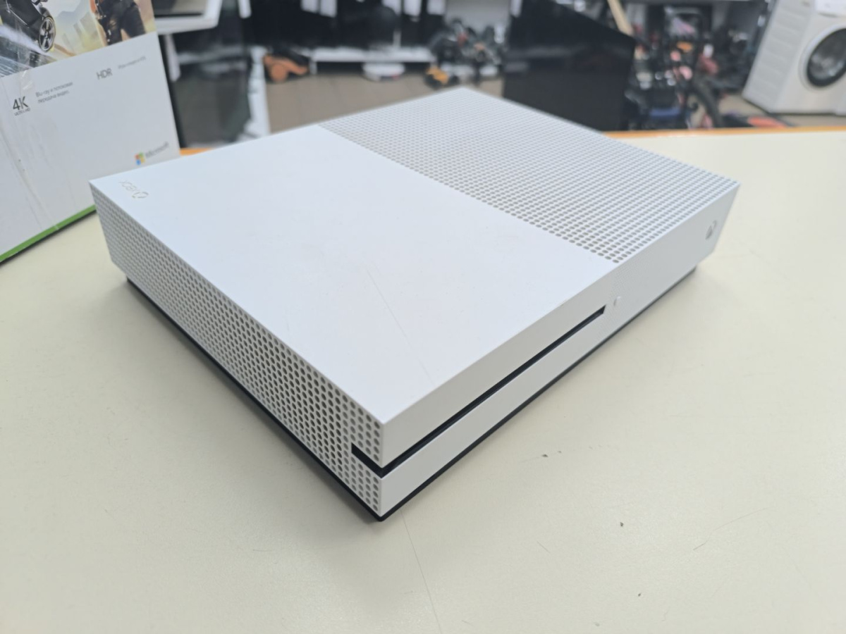 Игровая приставка Xbox One S 1TB