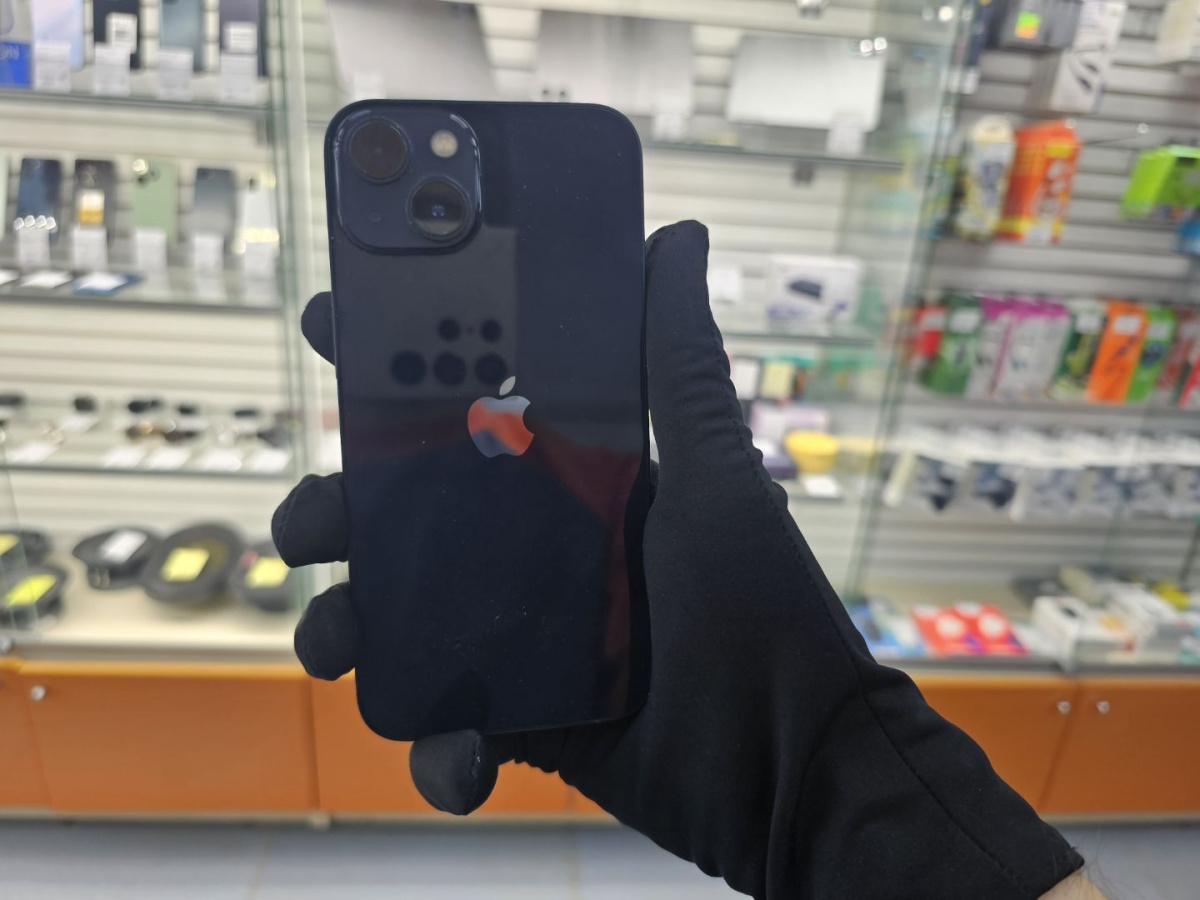 Смартфон Apple iPhone 13 128Gb