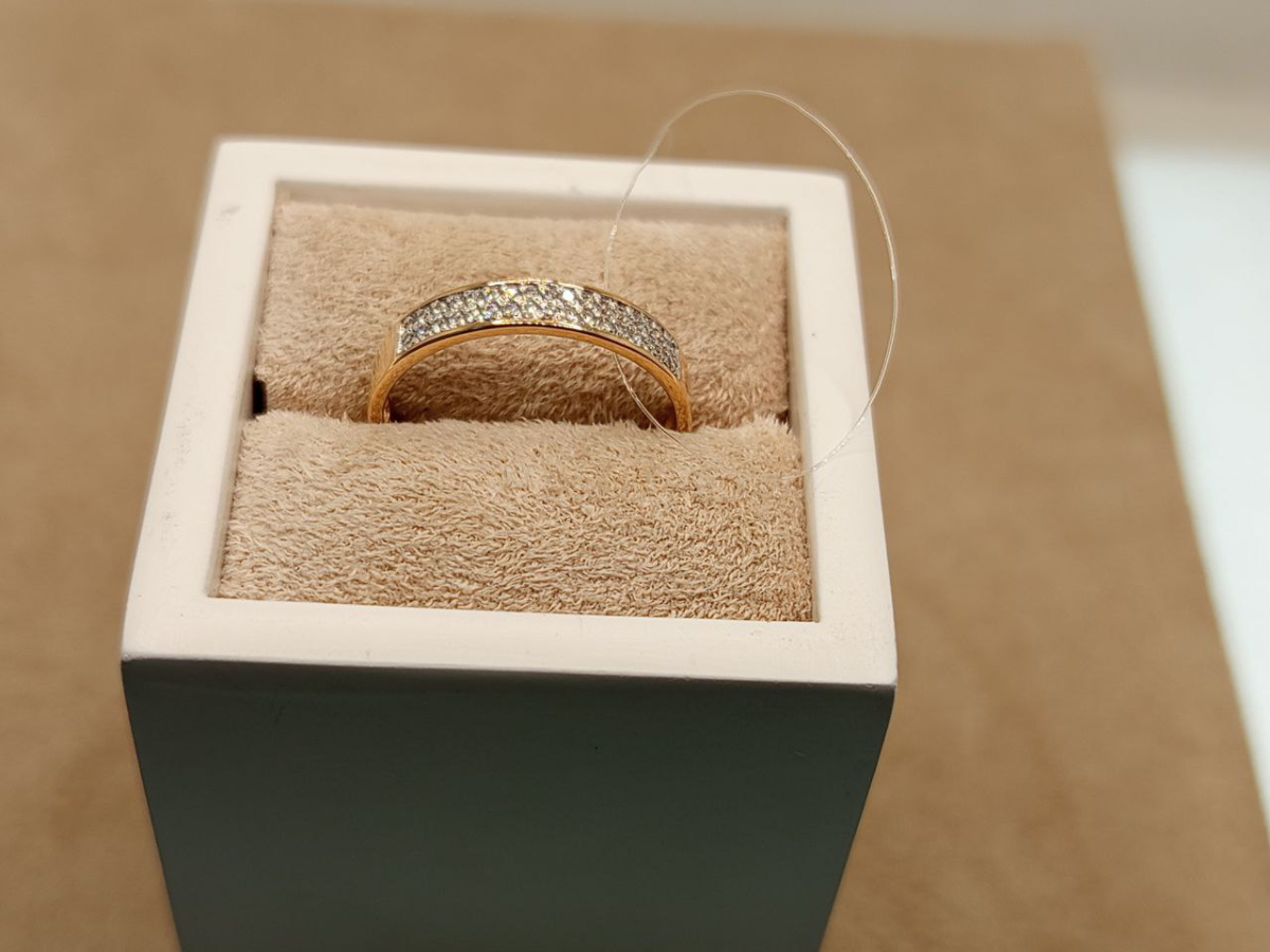 КОЛЬЦО С КАМНЯМИ (Au 585)