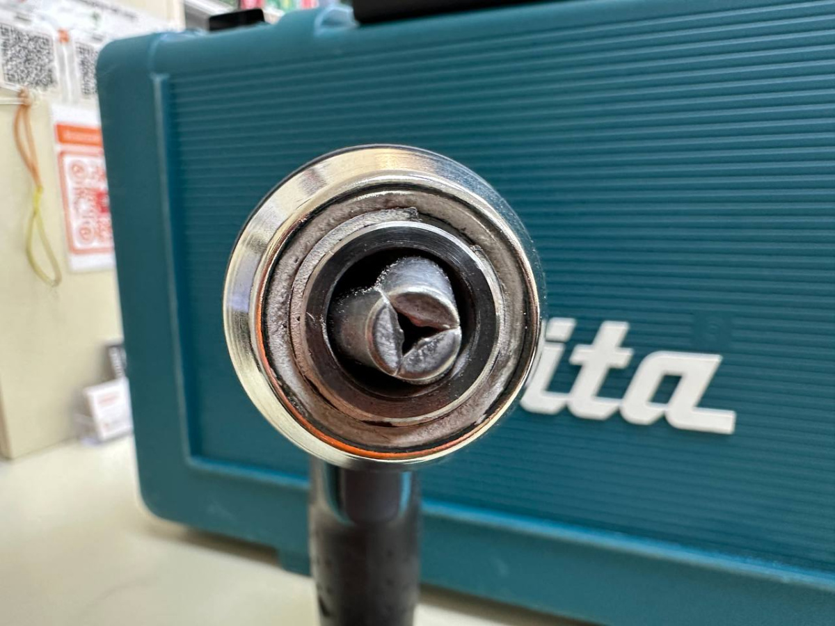 Шуруповерт Makita DDF453