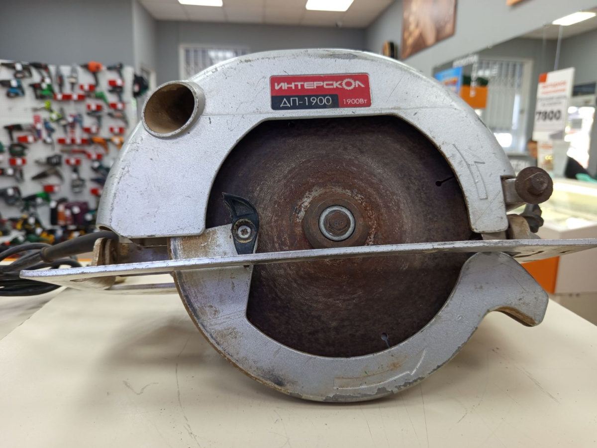 Дисковая пила Интерскол ДП-210/1900М